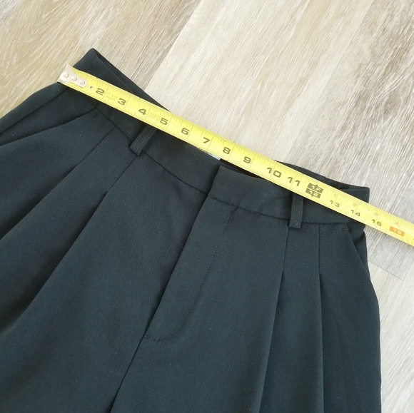 Maeve Anthropologie Avery High Rise High Waist Black Pleated Shorts Fluid Leg 6 - Picture 9 of 13